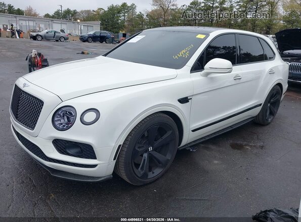 SJAAC2ZV4JC020050 2018 BENTLEY BENTAYGA White Przód lewy