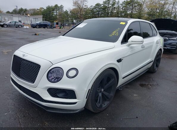 SJAAC2ZV4JC020050 2018 BENTLEY BENTAYGA White Widok z przodu