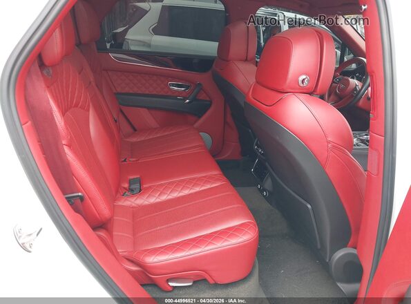 SJAAC2ZV4JC020050 2018 BENTLEY BENTAYGA White Widok naklejki z numerem VIN