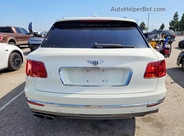 SJAAC2ZV8JC017622 2018 BENTLEY BENTAYGA White Հետևի տեսք