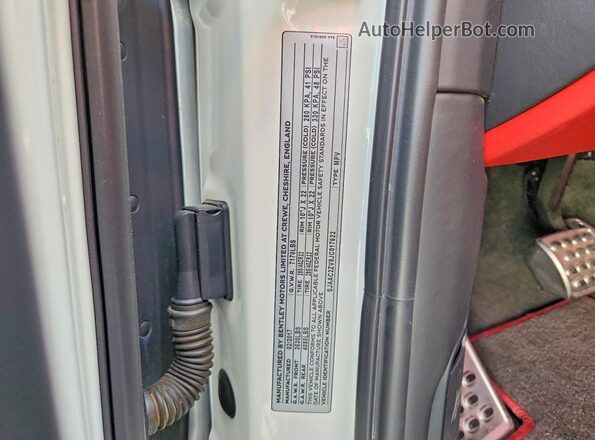 SJAAC2ZV8JC017622 2018 BENTLEY BENTAYGA White VIN sticker view