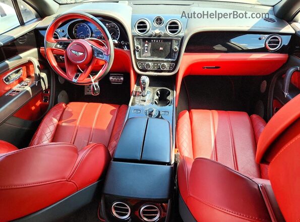 SJAAC2ZV8JC017622 2018 BENTLEY BENTAYGA White Dashboard view