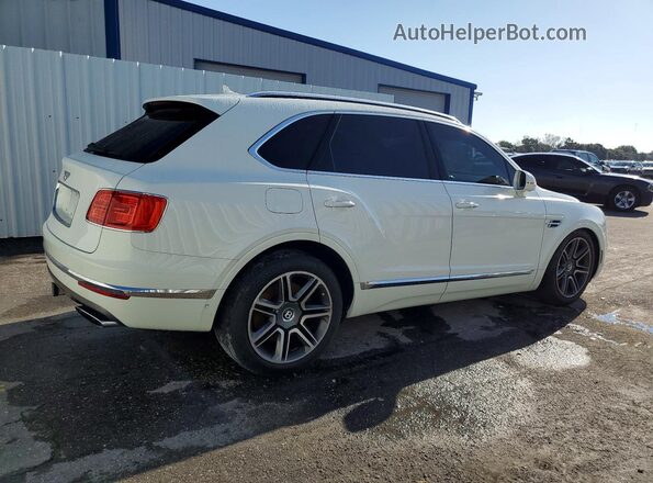 SJAAC4ZV0JC019215 2018 BENTLEY BENTAYGA White Tył prawy