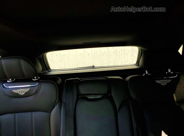 SJAAC4ZV0JC019215 2018 BENTLEY BENTAYGA White Widok tylnych siedzeń