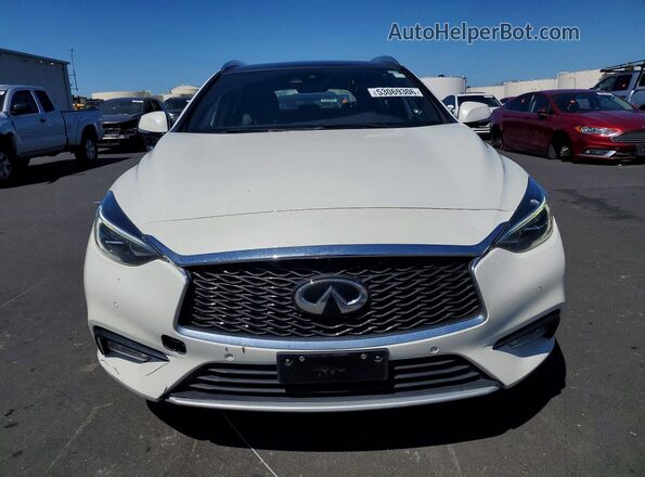 SJKCH5CP7HA026366 2017 INFINITI QX30 White Front view