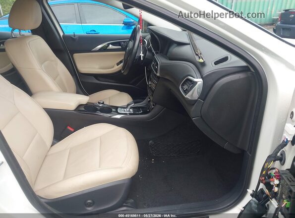 SJKCH5CP8HA037313 2017 INFINITI QX30 White Սալոնի դիմացի տեսք