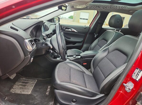 SJKCH5CPXKA009181 2019 INFINITI QX30 Red 