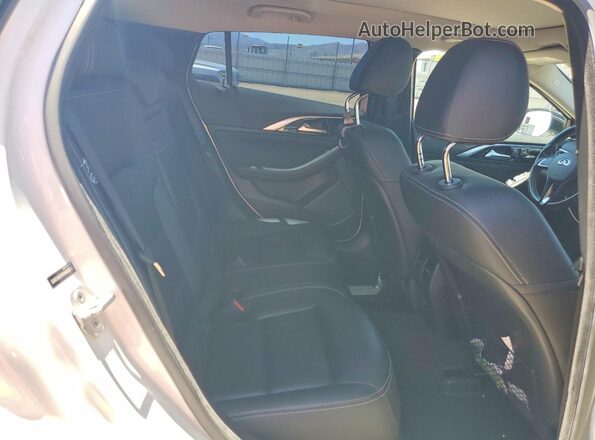 SJKCH5CR3HA022901 2017 INFINITI QX30 White 