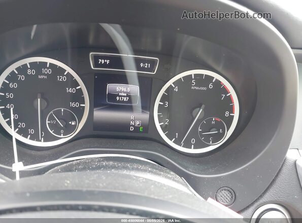 SJKCH5CR6HA027056 2017 INFINITI QX30 Silver Հետևի նստատեղերի տեսք