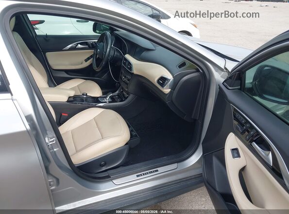 SJKCH5CR6HA027056 2017 INFINITI QX30 Silver Սալոնի դիմացի տեսք