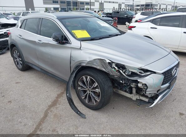 SJKCH5CR6HA027056 2017 INFINITI QX30 Silver Դիմացի տեսք