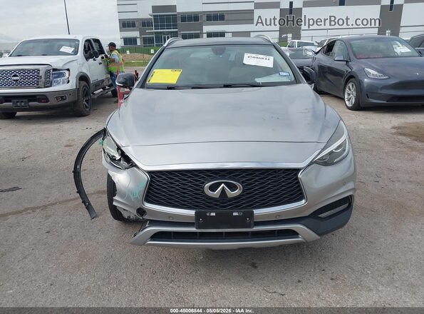 SJKCH5CR6HA027056 2017 INFINITI QX30 Silver Սարքավորումների վահանակի տեսք