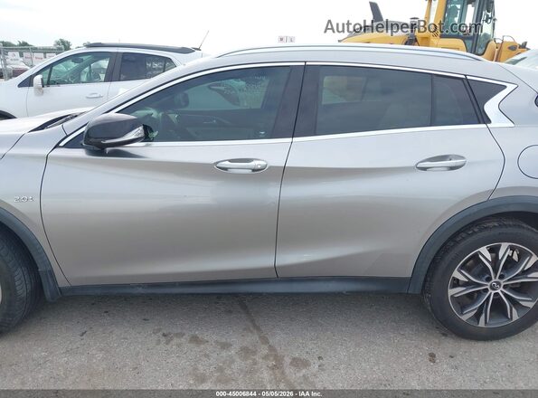 SJKCH5CR6HA027056 2017 INFINITI QX30 Silver Սալոնի 360 աստիճան տեսք