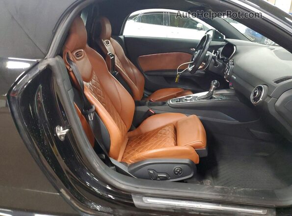 TRUT5CFV7H1010670 2017 AUDI TT Black 