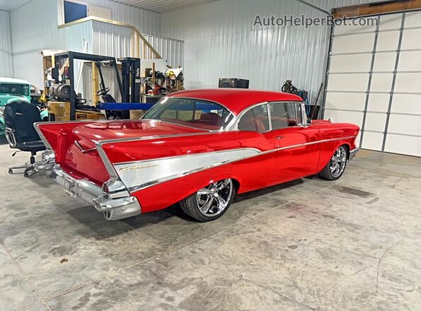 VC57J139026 1957 CHEVROLET BEL Красный 
