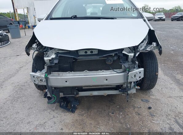 VNKJTUD39GA064623 2016 TOYOTA YARIS Silver Դիմացի տեսք
