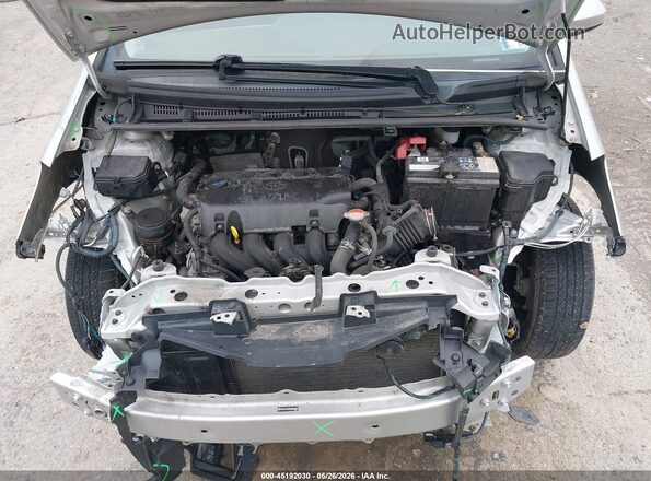 VNKJTUD39GA064623 2016 TOYOTA YARIS Silver Հետևի տեսք