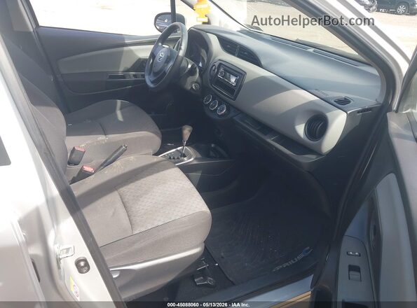 VNKKTUD32GA057856 2016 TOYOTA YARIS Silver Вид салону спереду