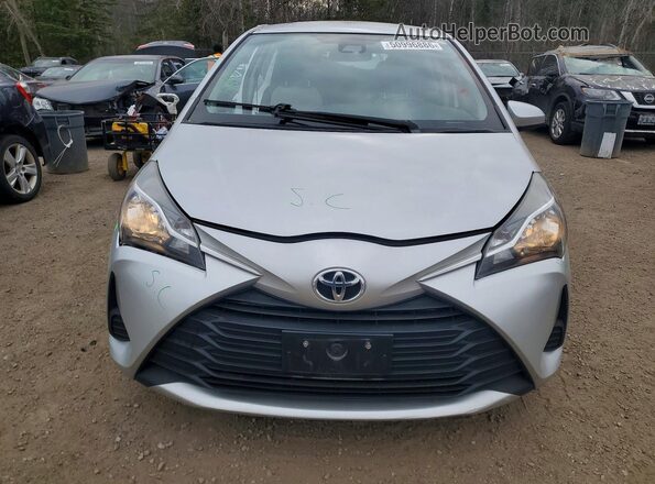 VNKKTUD32KA104053 2019 TOYOTA YARIS Silver Widok z przodu