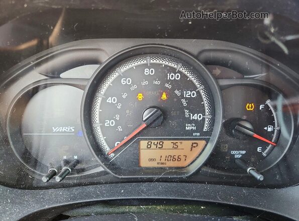 VNKKTUD37GA069310 2016 TOYOTA YARIS Red Widok zestawu wskaźników