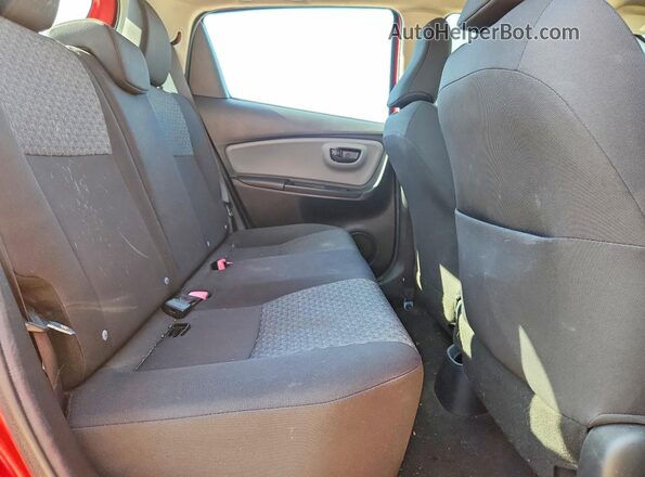 VNKKTUD37GA069310 2016 TOYOTA YARIS Red Widok tylnych siedzeń