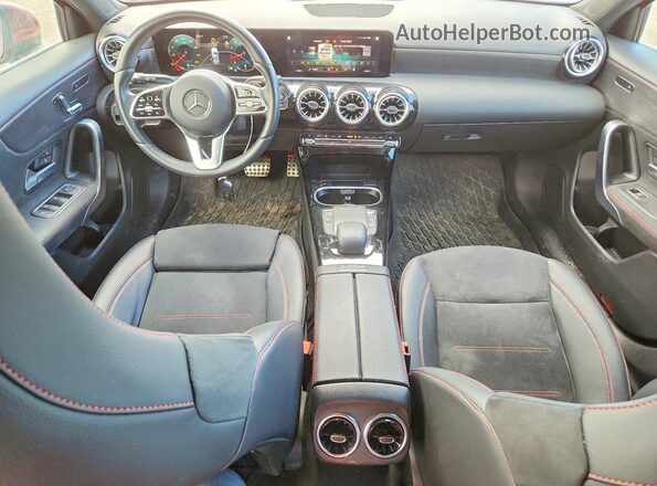 W1K3F4HB4NJ345709 2022 MERCEDES-BENZ A Red წინა პანელის ხედი