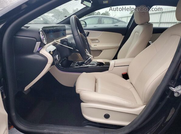 W1K3G4EB4MJ320485 2021 MERCEDES-BENZ A Black Vista interior delantera