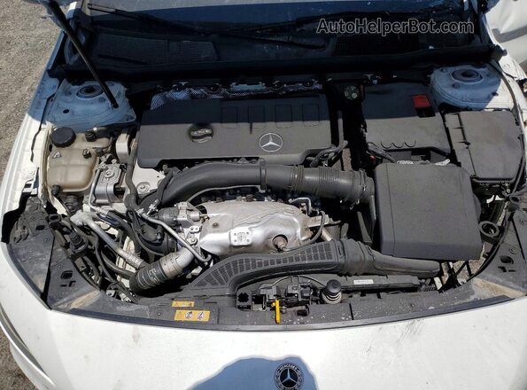 W1K3G4EB4NJ325882 2022 MERCEDES-BENZ A White უკანა სალონის ხედი