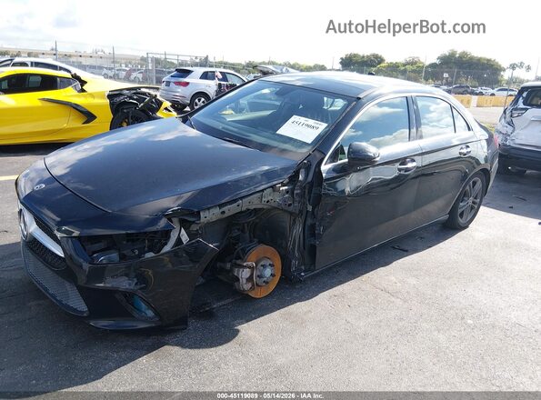 W1K3G4EB5LJ201679 2020 MERCEDES-BENZ A 220 Black Առջևի ձախ երեք քառորդ տեսարան