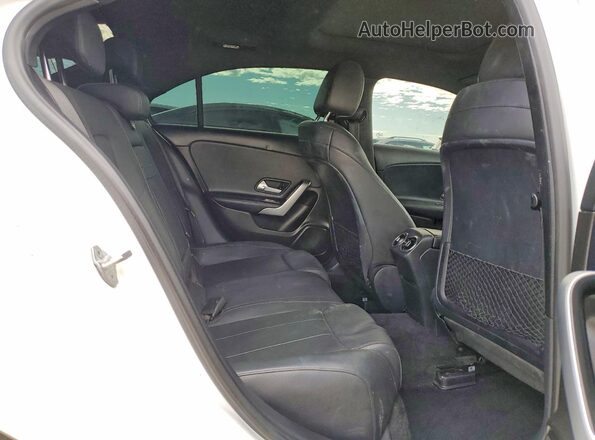 W1K3G4EB8LW046631 2020 MERCEDES-BENZ A White Vista de los asientos traseros