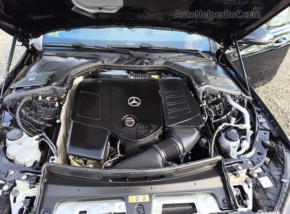 W1KAF4HB0SR241898 2025 MERCEDES-BENZ C Black Vista del compartimento del motor