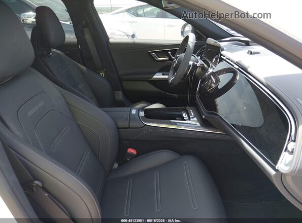 W1KLF6DB4TA212186 2026 MERCEDES-BENZ AMG White Вид салону спереду