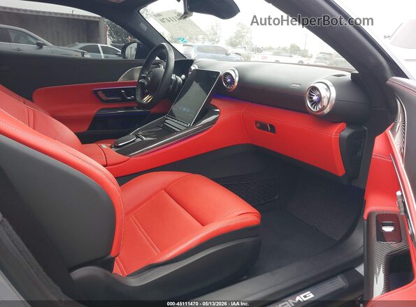 W1KRJ8ABXRF003023 2024 MERCEDES-BENZ AMG Gray Widok wnętrza z przodu