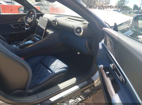 W1KVK8CB8RF022601 2024 MERCEDES-BENZ SL 63 AMG S E PERFOR Silver Вид салону спереду