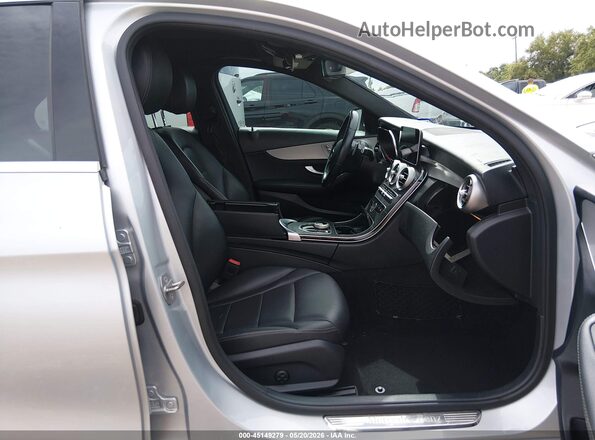 W1KWF8DB0MR622317 2021 MERCEDES-BENZ C-CLASS Silver წინა სალონის ხედი