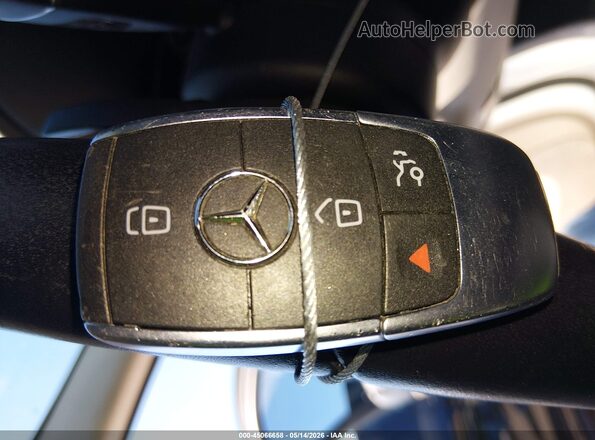 W1KWF8DB0MR648061 2021 MERCEDES-BENZ C-CLASS Белый Вид панели приборов