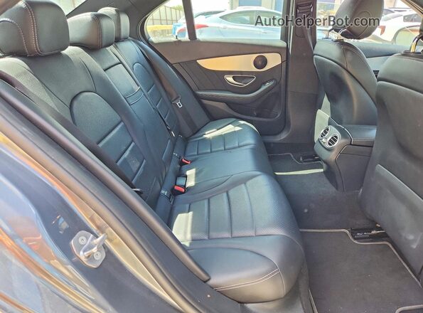 W1KWF8DB6LR570545 2020 MERCEDES-BENZ C Gray Widok tylnych siedzeń