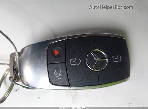 W1KWF8DB6LR575731 2020 MERCEDES-BENZ C-CLASS Серебряный Вид панели приборов