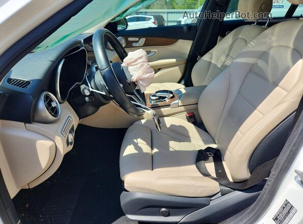W1KWF8DB7LR567217 2020 MERCEDES-BENZ C White Vista interior delantera