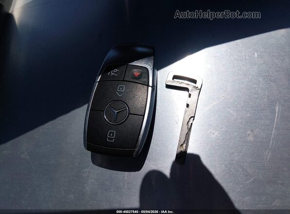 W1KWF8EB0LR582611 2020 MERCEDES-BENZ C-CLASS Черный Вид панели приборов
