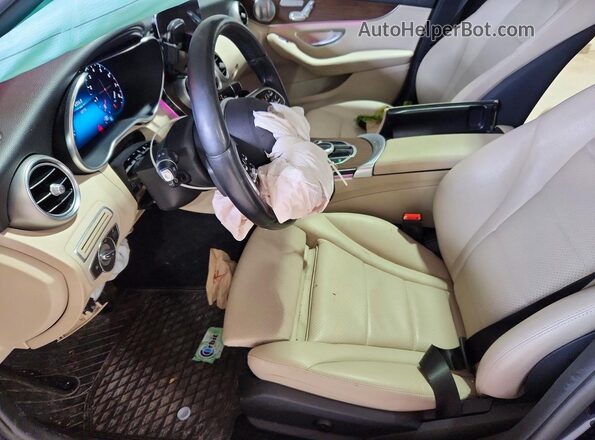 W1KWF8EB8MR646492 2021 MERCEDES-BENZ C Blue Widok wnętrza z przodu