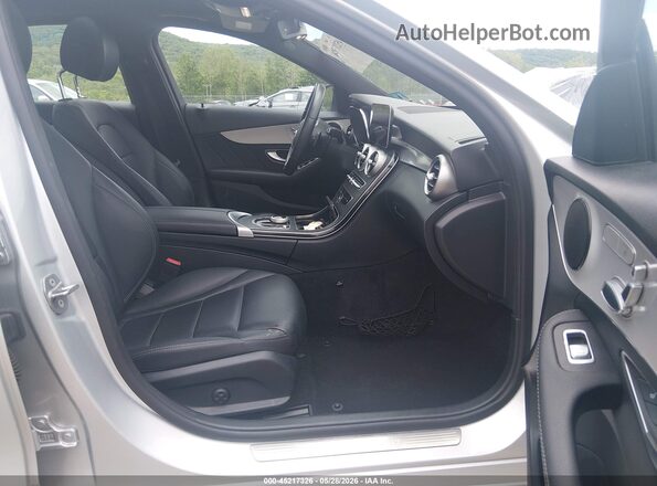 W1KWF8EB9LR588889 2020 MERCEDES-BENZ C-CLASS Silver Widok wnętrza z przodu