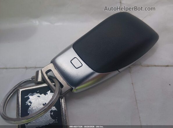 W1KWF8EB9LR588889 2020 MERCEDES-BENZ C-CLASS Silver Widok deski rozdzielczej