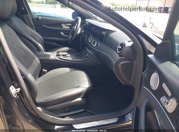 W1KZF8DB4LA761313 2020 MERCEDES-BENZ E-CLASS Черный Вид салона спереди