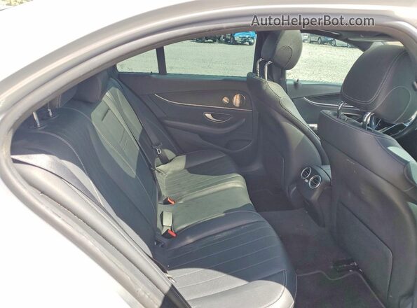 W1KZF8EB5NB020387 2022 MERCEDES-BENZ E Silver Widok tylnych siedzeń