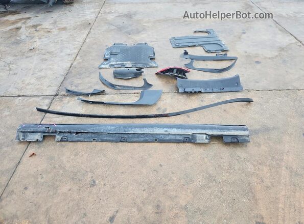 W1KZF8EB8PB144690 2023 MERCEDES-BENZ E Black Vista del compartimento del motor