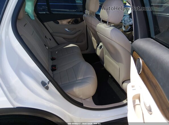 W1N0G8DBXMV272319 2021 MERCEDES-BENZ GLC 300 White VIN sticker view
