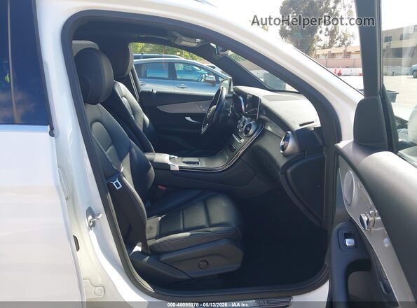 W1N0G8EB3MF869725 2021 MERCEDES-BENZ GLC 300 Белый Вид салона спереди