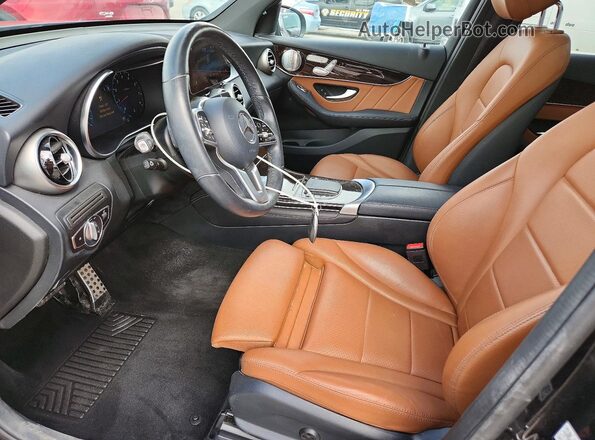 W1N0G8EB4LF807314 2020 MERCEDES-BENZ GLC-CLASS Black წინა სალონის ხედი
