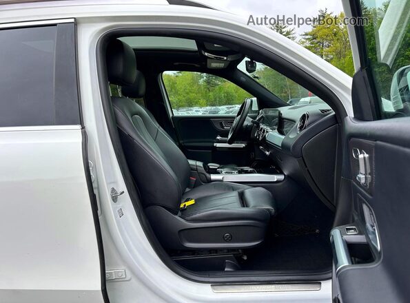 W1N4M4HB8LW038069 2020 MERCEDES-BENZ GLB-CLASS White Widok z tyłu